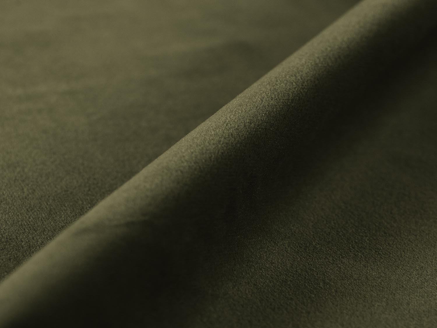 Elegantes 4-Sitzer Sofa Eden aus Velours in tiefem Moosgrün, ideal für gemütliche Abende und modernes Wohndesign.