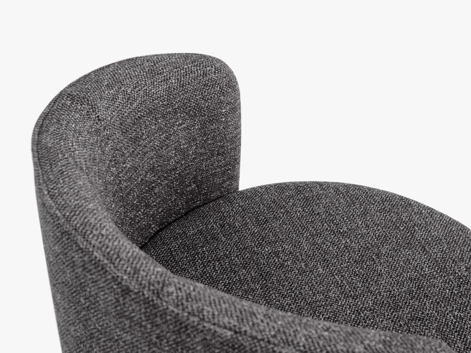 Entdecken Sie den eleganten Golda Sessel 1 Sitzer von Micadoni – ein luxuriöser Velours-Sessel, perfekt für stilvolle Wohnräume und entspannte Stunden.