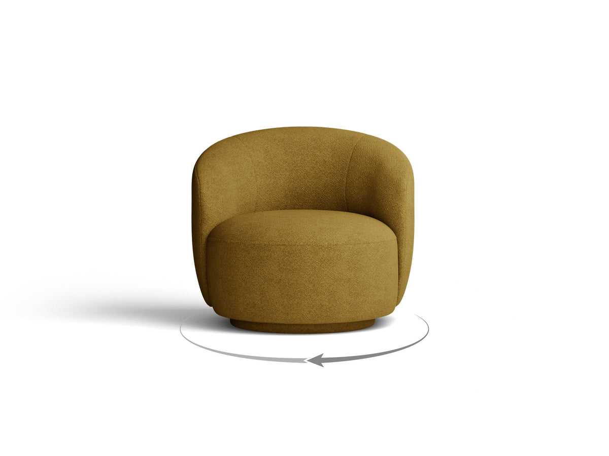 Drehbarer Sessel Letizia in leichtem Beige mit Chenille-Stoffbezug, gepolsterter Sitzfläche und niedrigen, stoffbezogenen Beinen.