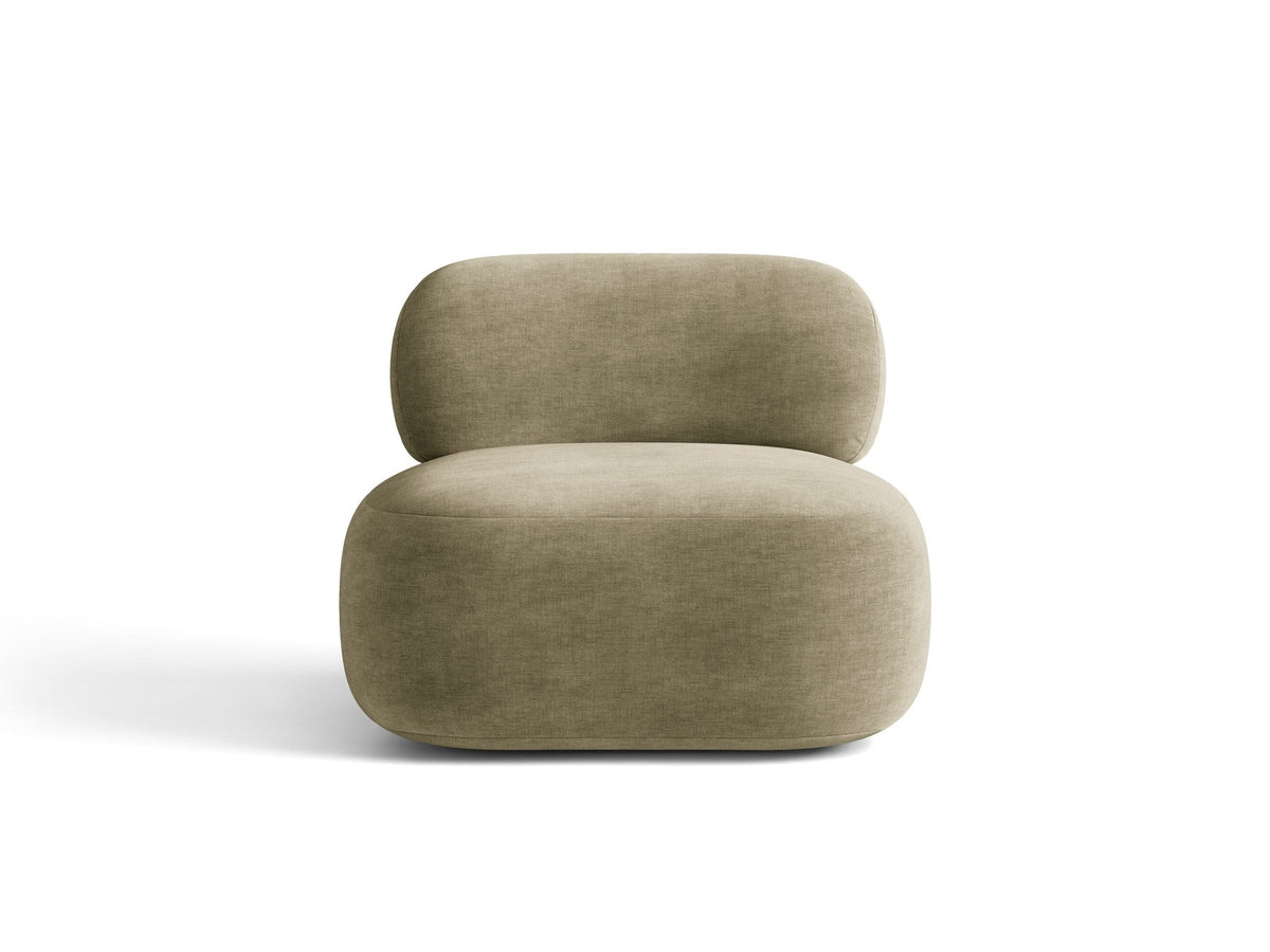 Drehbarer Sessel Aura von Micadoni mit gepolsterter Sitzfläche in Leichtes beige, Chenille-Stoff und schwarzem Stahlgestell auf Drehteller.