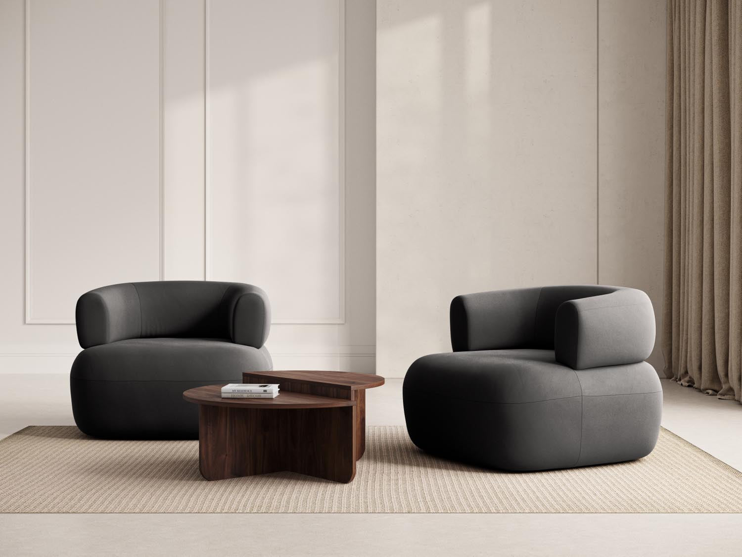 Eleganter Jenny Velour Sessel in Dunkelgrau, ideal für stilvolle Wohnräume. Bequem und modern, perfekt für entspannte Stunden.
