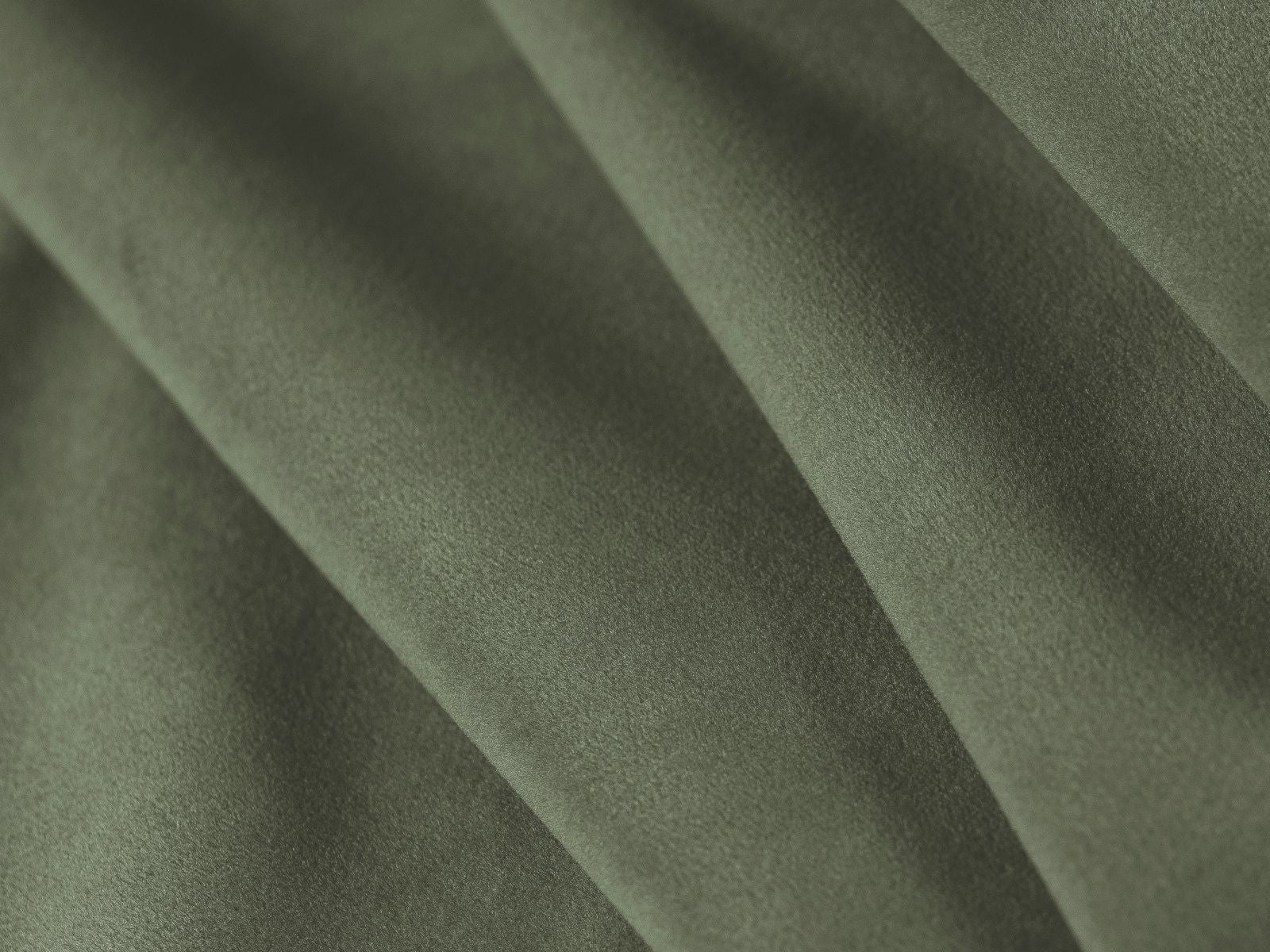 Stilvolles Linea Bett mit 180 cm hohem Kopfteil in grünem Magic Velvet, perfekt für moderne Schlafzimmer und gemütliche Atmosphäre.