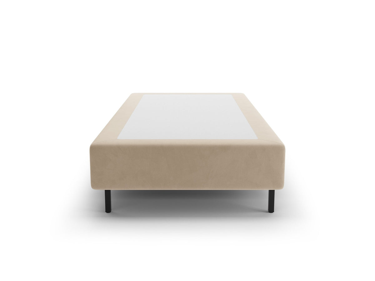 Bettgestell Whale von Micadoni in Leichtes Beige, Chenille-Bezug mit 3D-Struktur, schwarze Metallbeine, ohne Kopfteil, minimalistische Form