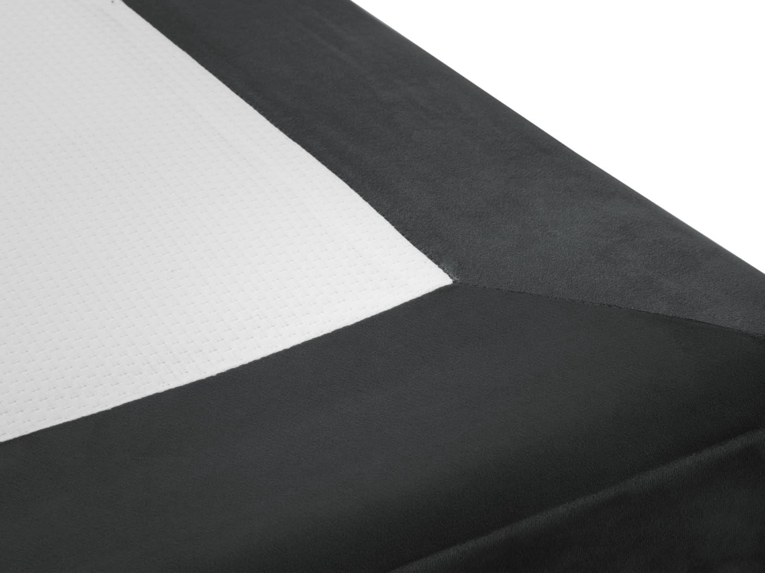 Entdecken Sie den luxuriösen Whale Velour Base Gold von Micadoni – perfekt für stilvolle Interiors und gemütliche Abende. Ein echtes Highlight für Ihr Zuhause!