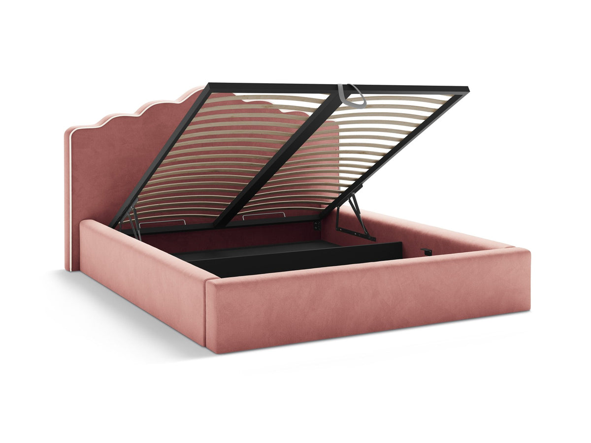 Samtbett Dream von Micadoni in Elfenbein mit hohem gepolstertem Kopfteil, Bettkasten und Beinen aus Polypropylen.
