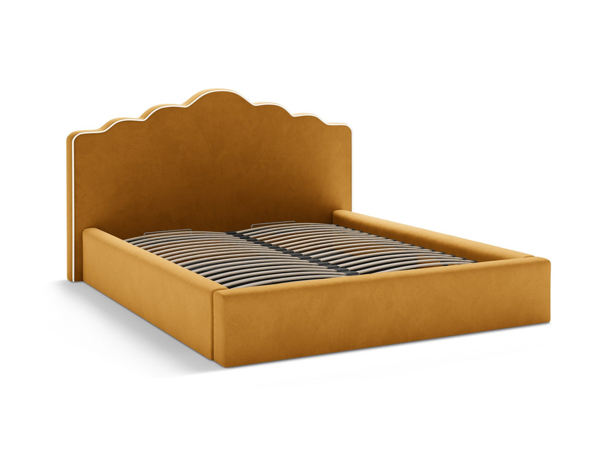 Samtbett Dream von Micadoni in Elfenbein mit hohem gepolstertem Kopfteil, Bettkasten und Beinen aus Polypropylen.