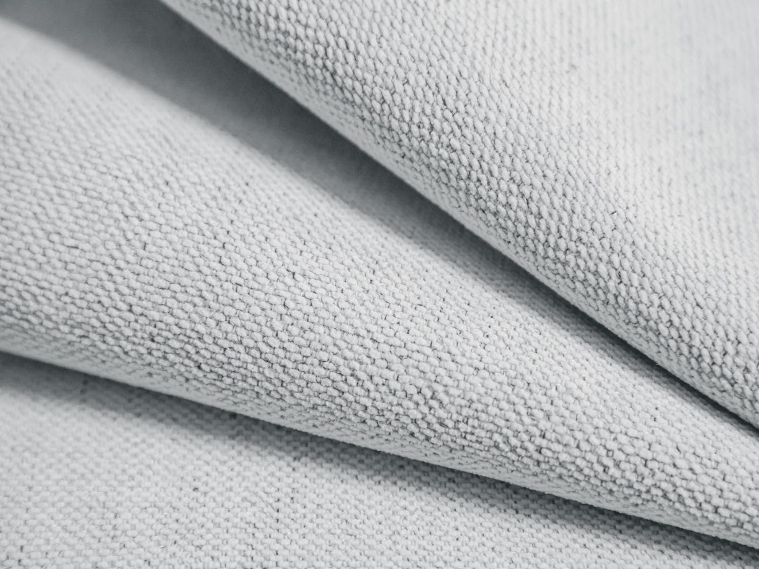 Susan Bett mit Stauraum  in Light Grey präsentiert im Onlineshop von KAQTU Design AG. Bett ist von Micadoni