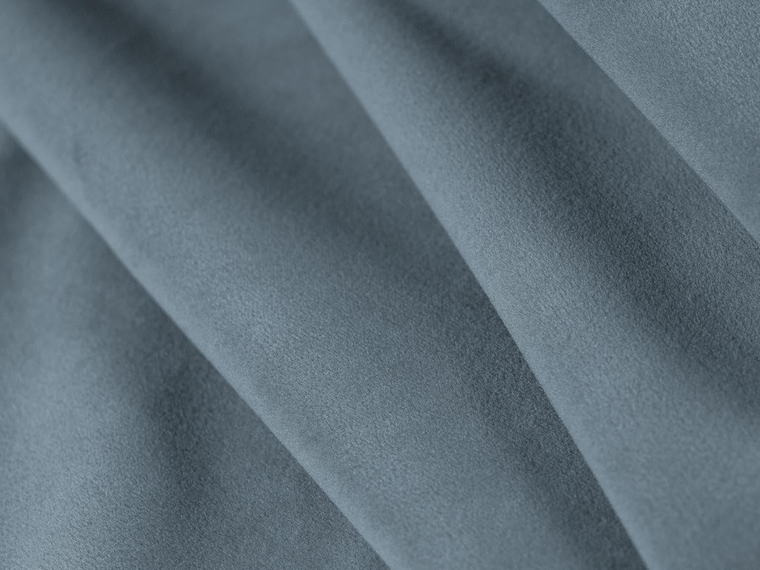 Pyla Velour Bett mit Stauraum und Headboard  in Blue präsentiert im Onlineshop von KAQTU Design AG. Bett ist von Micadoni