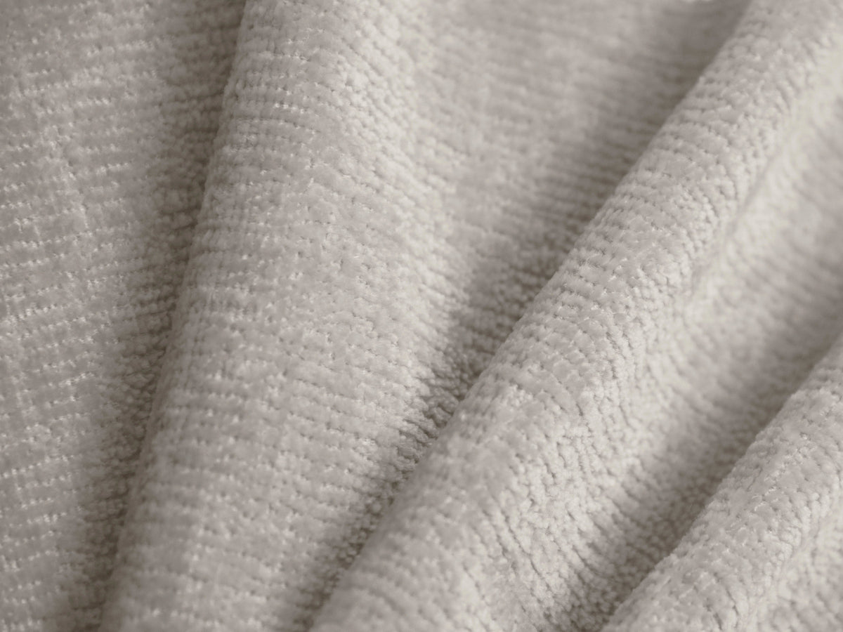 Stauraumbett Ovalo von Micadoni in Light Grey-Magic Velvet mit gepolstertem Kopfteil, Metallrahmen, Bettkasten und schwarzen Kunststoffbeinen.