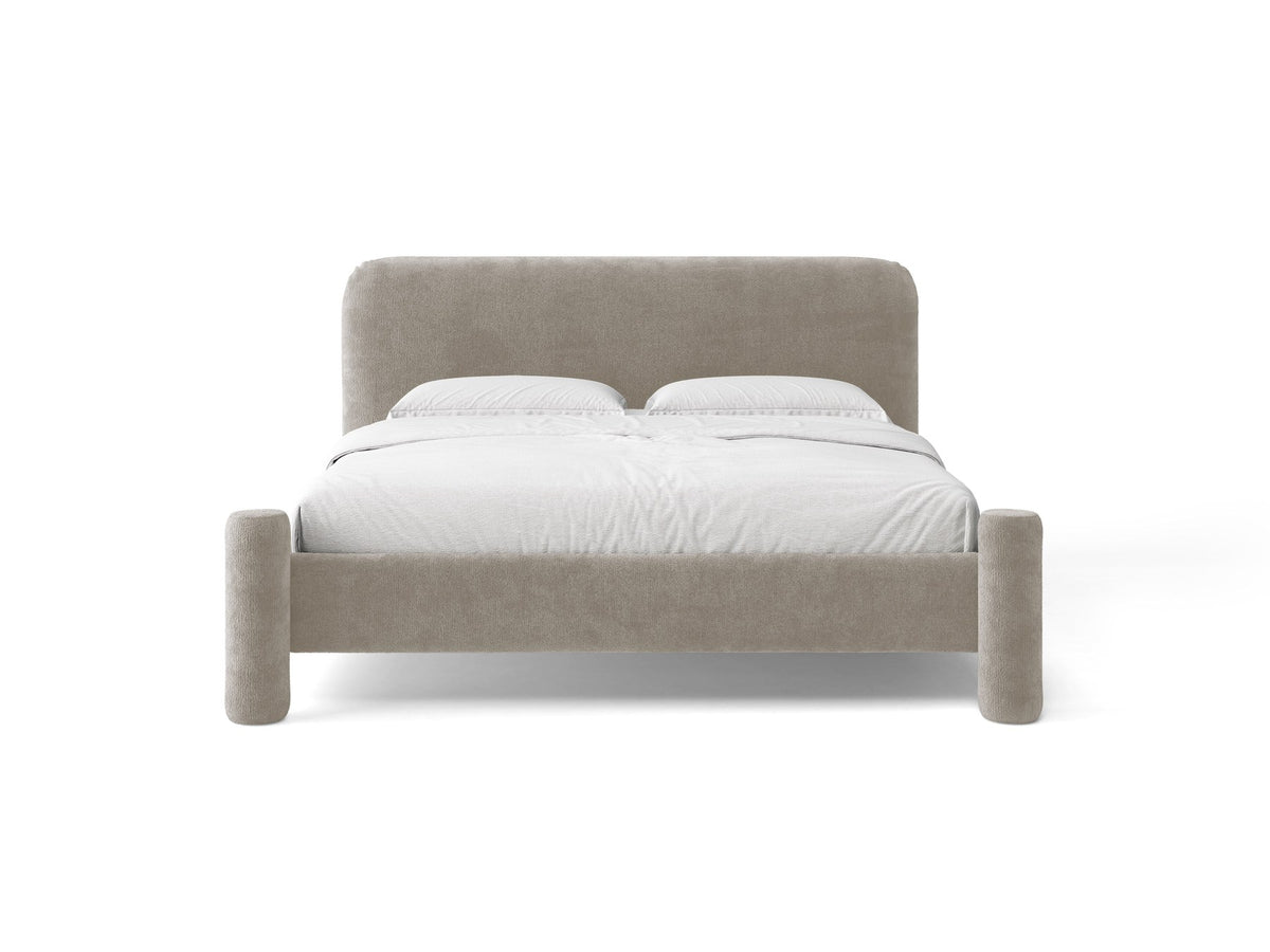 Polstergestell des Vera Betts mit abgerundetem Kopfteil in Chenille-Stoff Perfect Harmony, hellbeige, mit gepolsterten Holzbeinen.