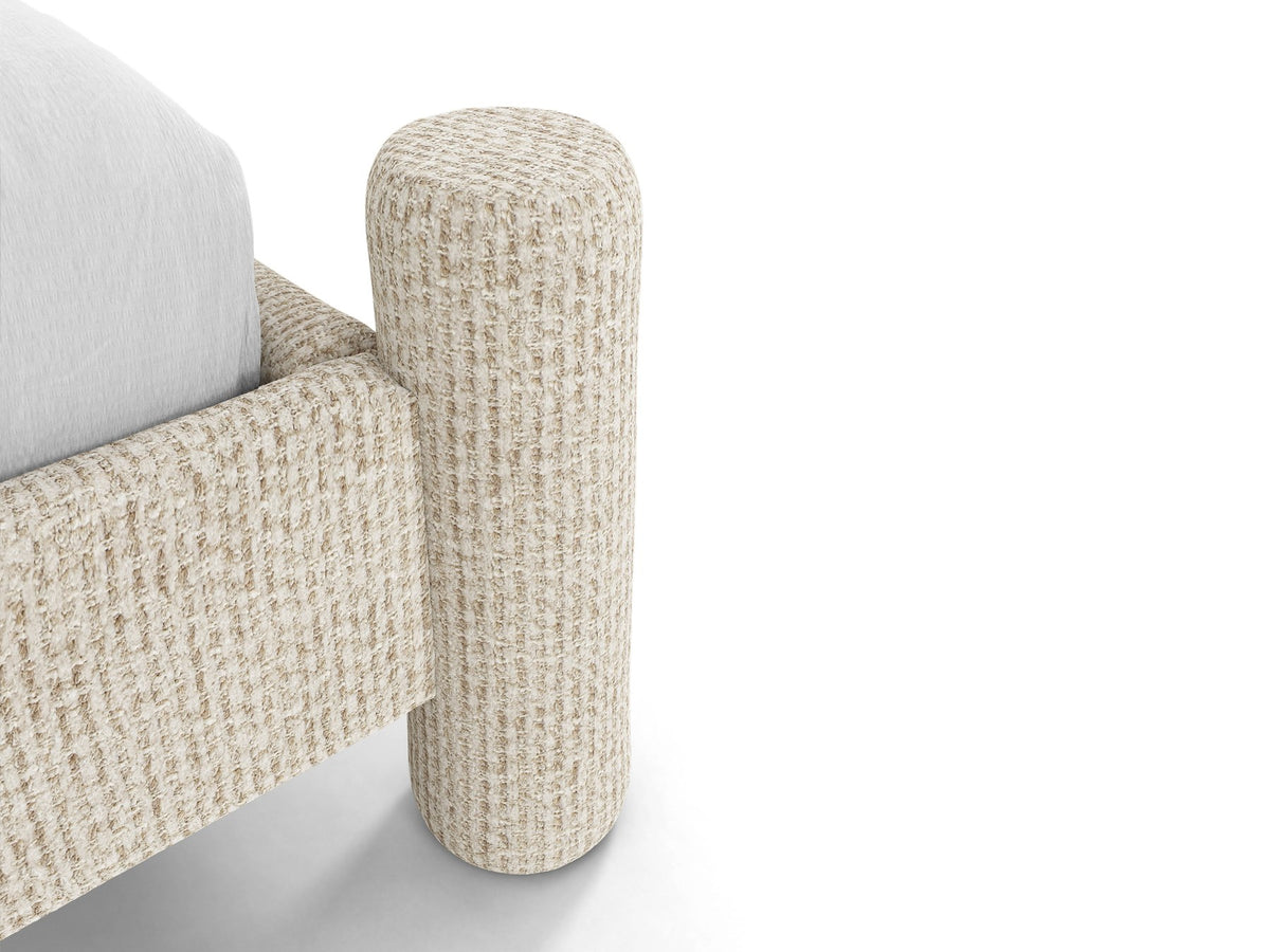 Polstergestell des Vera Betts mit abgerundetem Kopfteil in Chenille-Stoff Perfect Harmony, hellbeige, mit gepolsterten Holzbeinen.