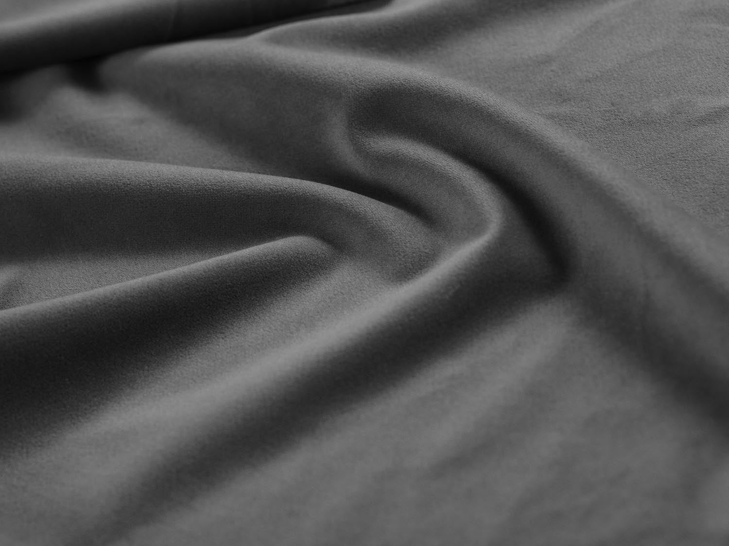 Jolene Velour Bett mit Stauraum und Headboard  in Grey präsentiert im Onlineshop von KAQTU Design AG. Bett ist von Micadoni