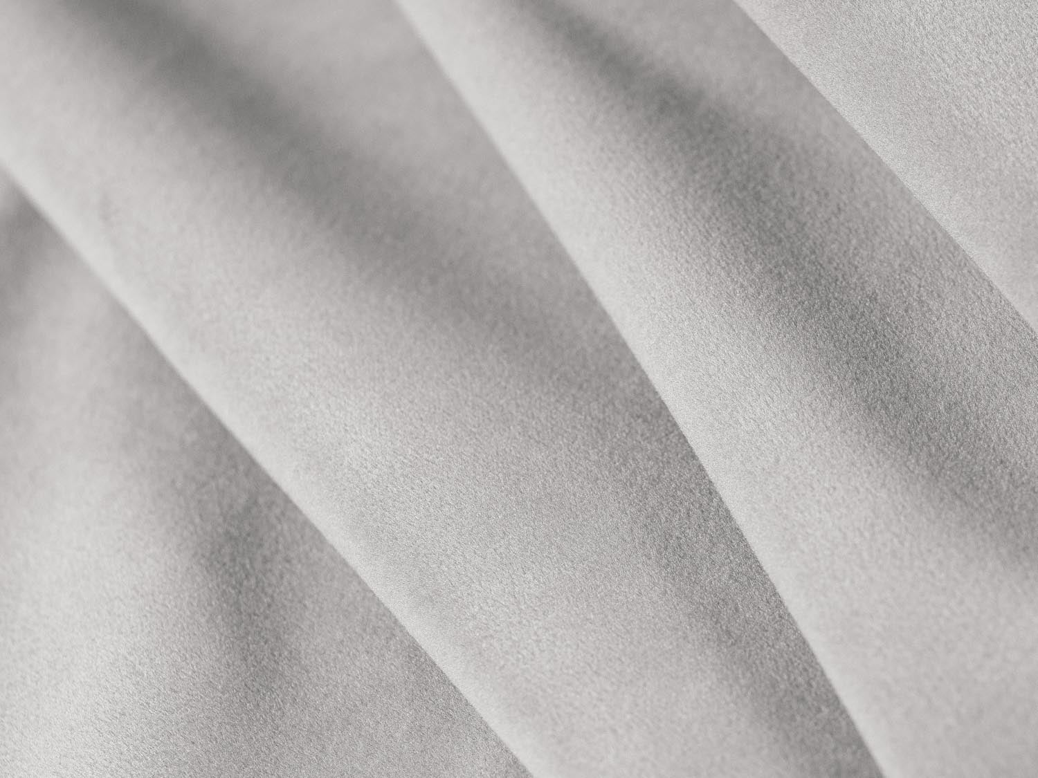 Pyla Velour Bett mit Stauraum und Headboard  in Light Grey präsentiert im Onlineshop von KAQTU Design AG. Bett ist von Micadoni