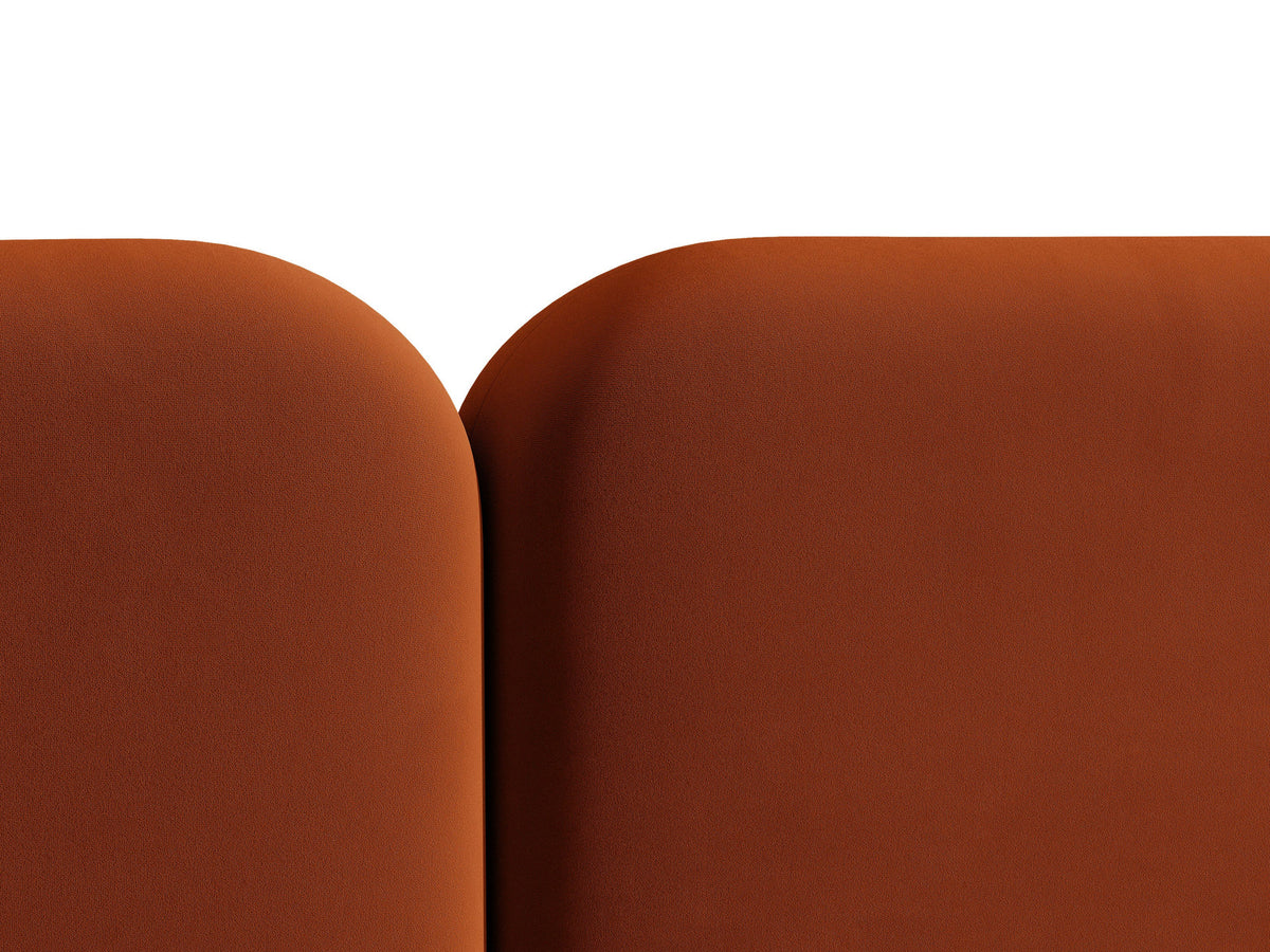 Saga Stauraumbett von Micadoni in Mandel beige mit gepolstertem Kopfteil, Samtbezug Magic Velvet und schwarzen Kunststoffbeinen, Bettkasten geöffnet sichtbar.
