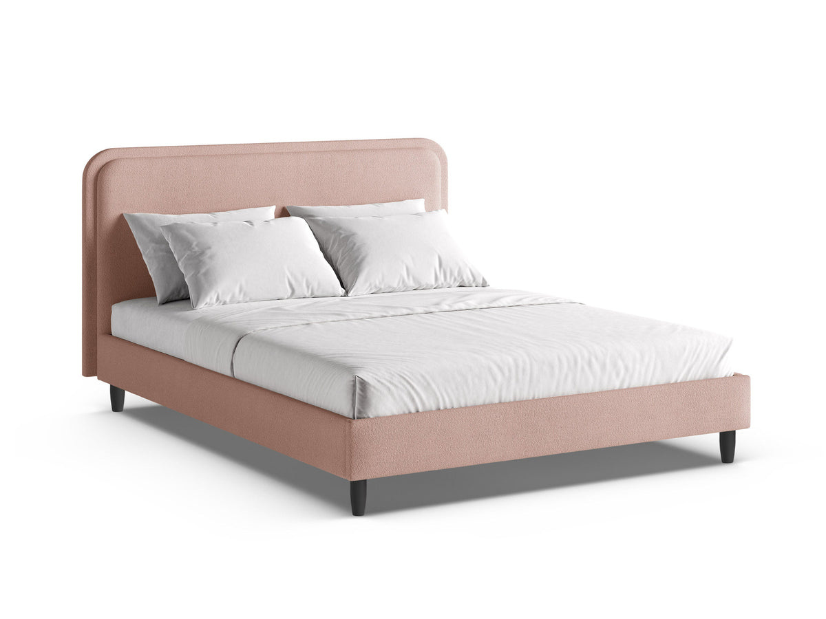 Aveline Bett mit gepolstertem Kopfteil aus Stoff, schwarzen Holzbeinen und Metallmöbelbeschlägen, Grösse 180 x 200 cm, von Micadoni.