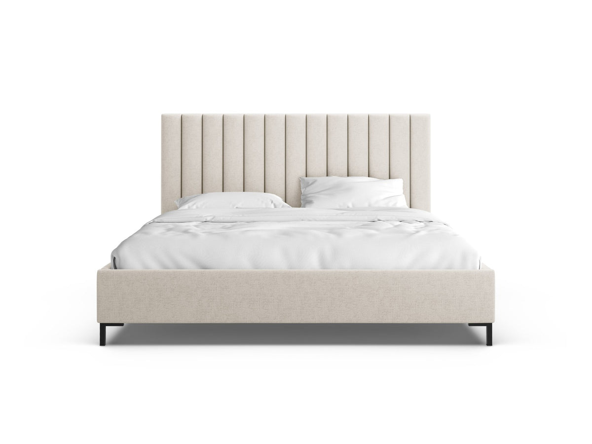 Flaschengrünes Boucle-Bett mit Stauraumkasten, gepolstertem Kopfteil und schwarzen Metallbeinen, Frontalansicht im Schlafzimmer.