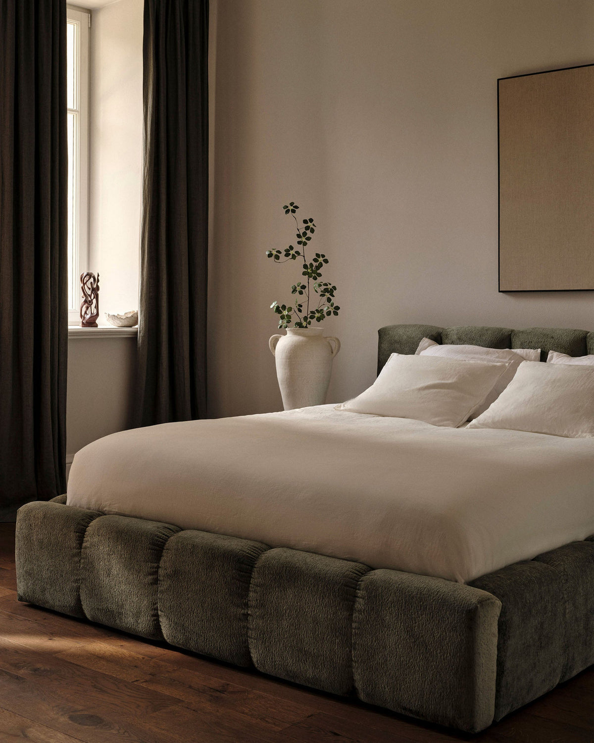 Lupine Bett mit Stauraum und Headboard 180cm in Blue Jeans-Loris präsentiert im Onlineshop von KAQTU Design AG. Bett ist von Micadoni