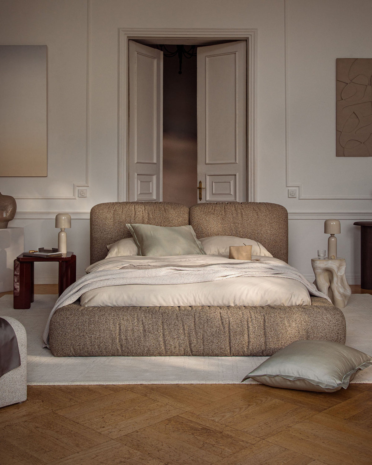 Martina Stauraumbett mit Kopfteil, 180 x 200 cm, Bezug Petrol-Vogue, Metallrahmen mit Sperrholzlatten, schwarze Kunststoffbeine, von Micadoni