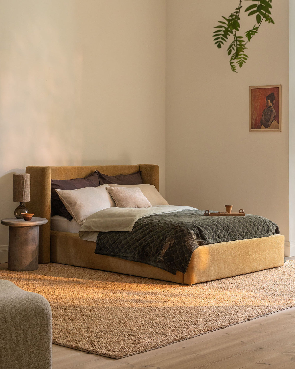 Jolene Bett mit Stauraum und Headboard 180cm in Cappuccino-Bluvel präsentiert im Onlineshop von KAQTU Design AG. Bett ist von Micadoni