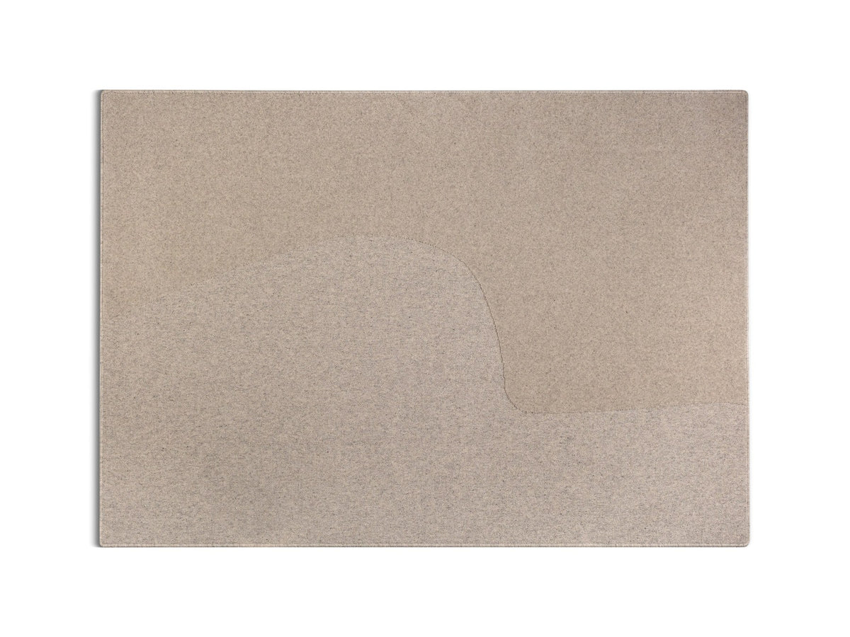 Hellgrauer Wollteppich Abstract von Micadoni mit dichter Florstruktur, rechteckige Form, Masse 230 x 160 x 1.25 cm.
