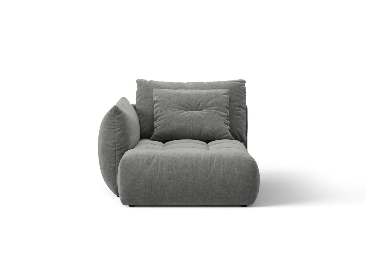 Beige Chaiselongue Bloom von Micadoni mit Veloursbezug Casino Pearl, schwarzen Kunststoffbeinen und gepolsterter Rückenlehne.
