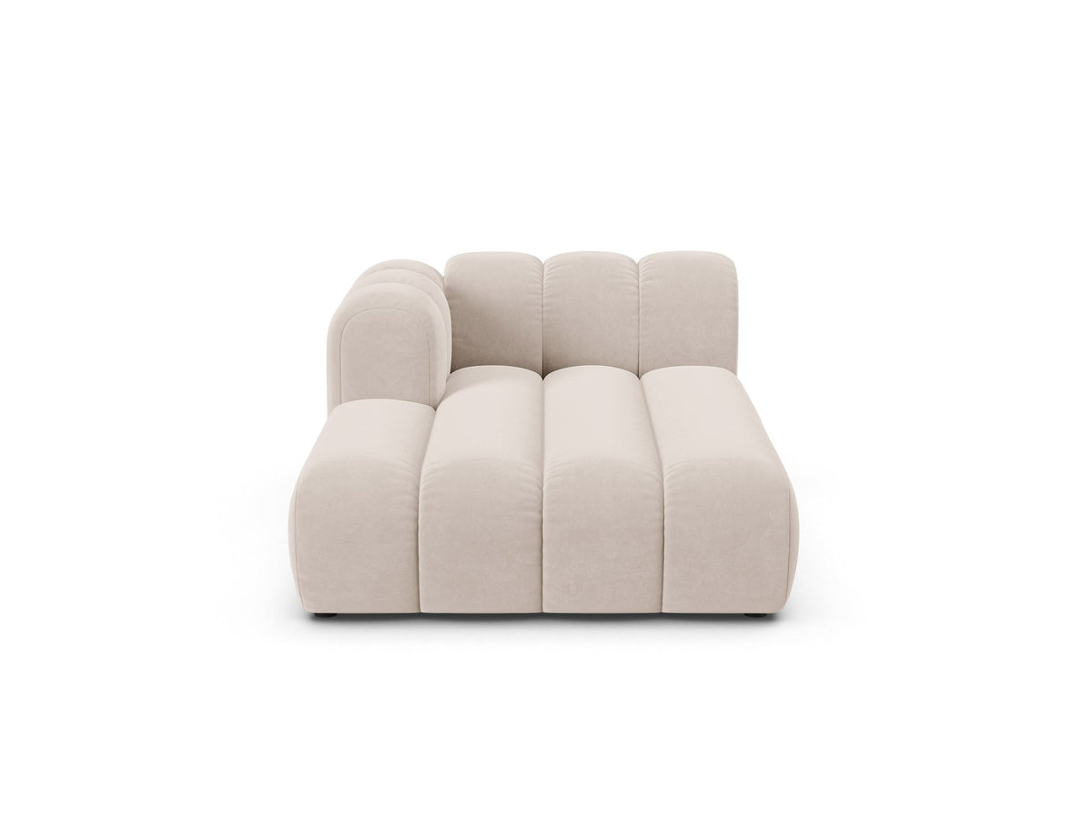 Chaiselongue-Modul Lupine von Micadoni in leichtem Beige, Venus-Samtstoff, schwarze Kunststoffbeine, Ausrichtung links, Teil eines Modularsofas.
