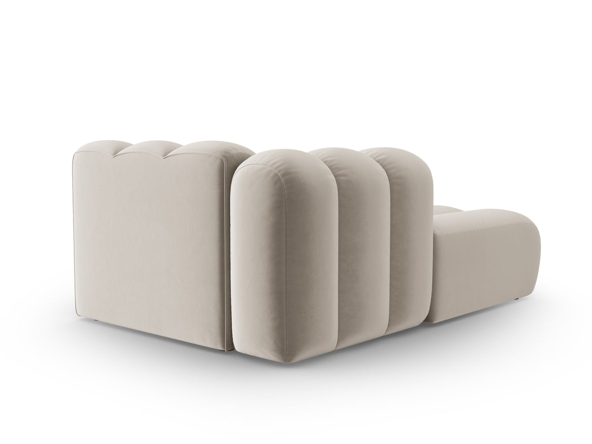 Lupine Velour Sofa Chaise Lounge links 2 Sitzer in Beige-Salvador präsentiert im Onlineshop von KAQTU Design AG. L-Sofa links ist von Micadoni