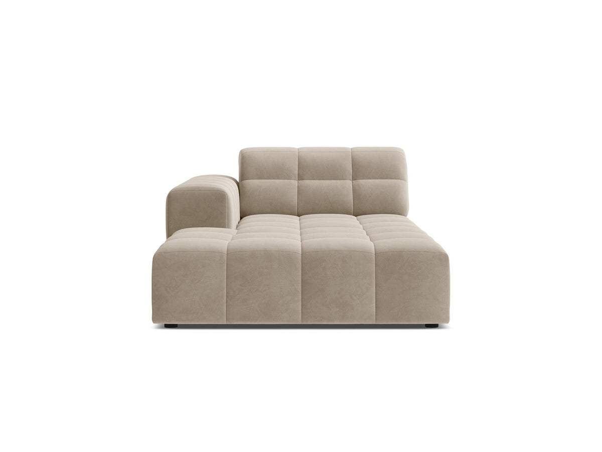 Chaiselongue Jennifer von Micadoni in Beige, Bezug aus Chenille-Stoff Eden, schwarze Kunststoffbeine, linksseitige Ausrichtung, modulares Sofaelement.
