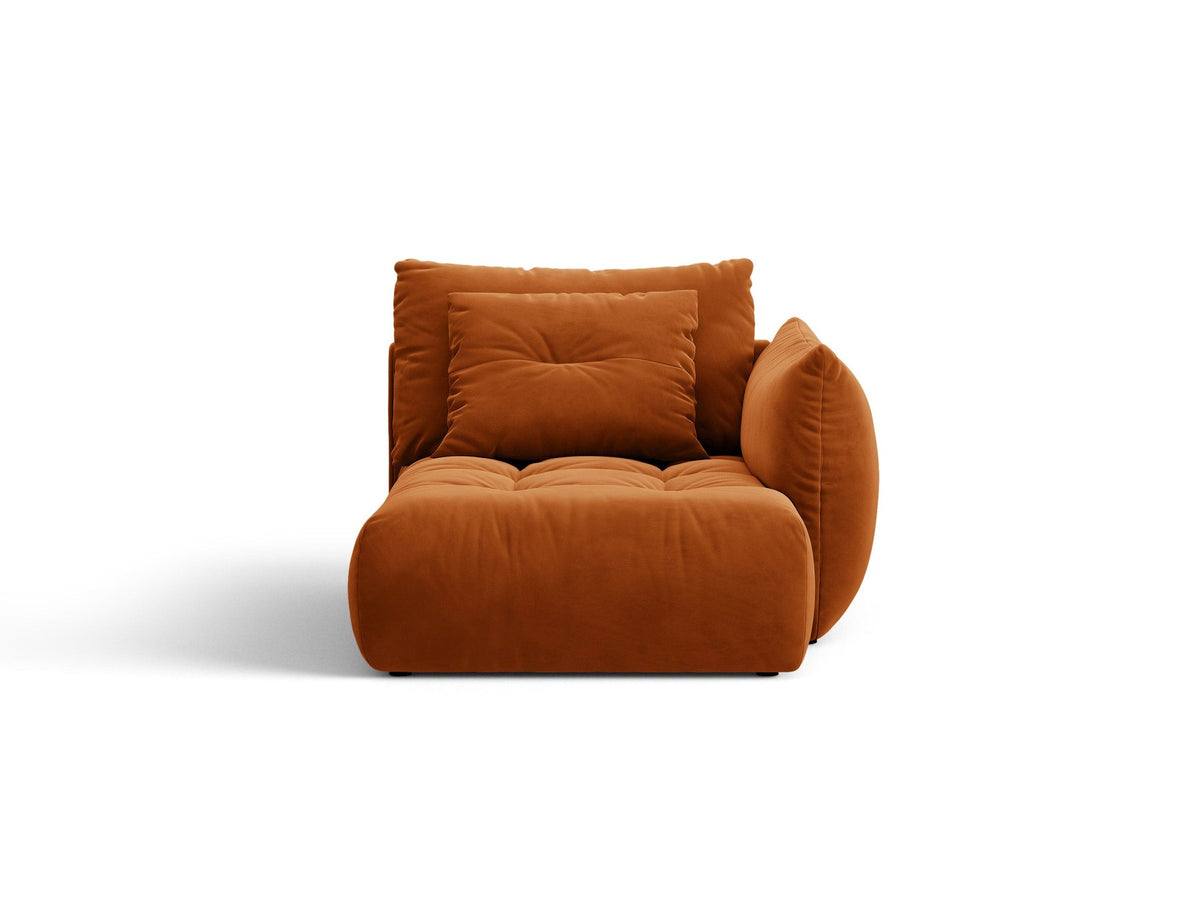Modulares Sofa Bloom Chaiselongue von Micadoni in leichtem Beige mit Casino-Velours-Bezug, schwarzen Kunststoffbeinen und rechter Ausrichtung.