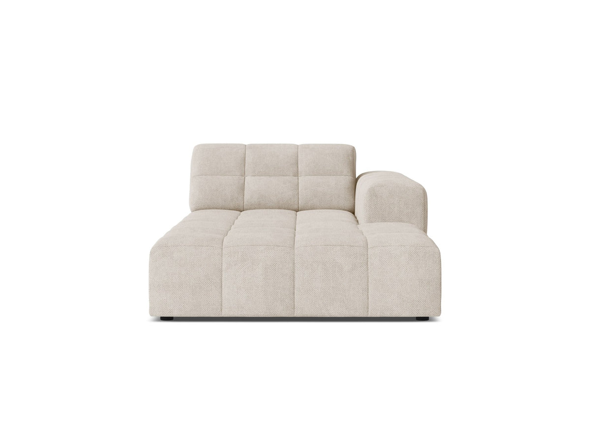 Chaiselongue Jennifer von Micadoni in Leichtes Beige mit Chenille-Bezug Eden 2 Pearl, schwarzen Kunststoffbeinen, rechts ausgerichtet.