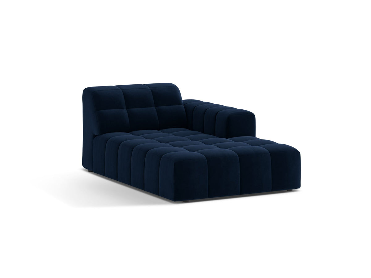 Chaiselongue Jennifer von Micadoni in Leichtes Beige mit Chenille-Bezug Eden 2 Pearl, schwarzen Kunststoffbeinen, rechts ausgerichtet.