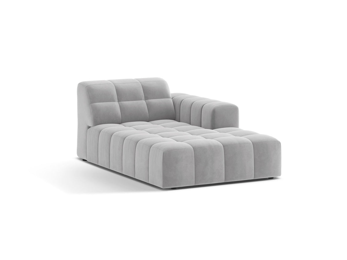 Chaiselongue Jennifer von Micadoni in Leichtes Beige mit Chenille-Bezug Eden 2 Pearl, schwarzen Kunststoffbeinen, rechts ausgerichtet.