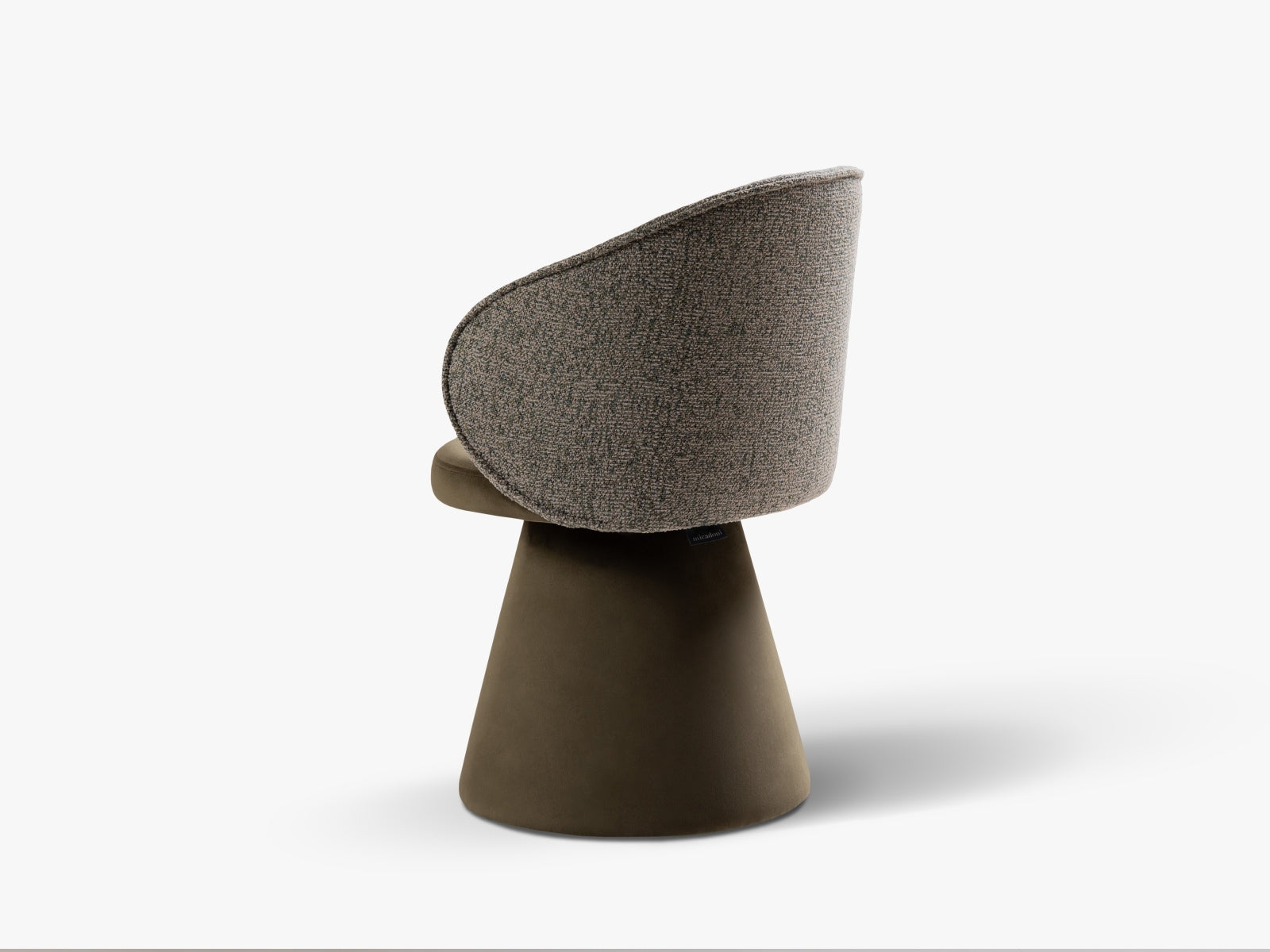 Erleben Sie den stilvollen Inez Sessel 1 Sitzer von Micadoni. Ideal für Ihr Zuhause, bietet er zeitgemässes Design und höchsten Sitzkomfort.