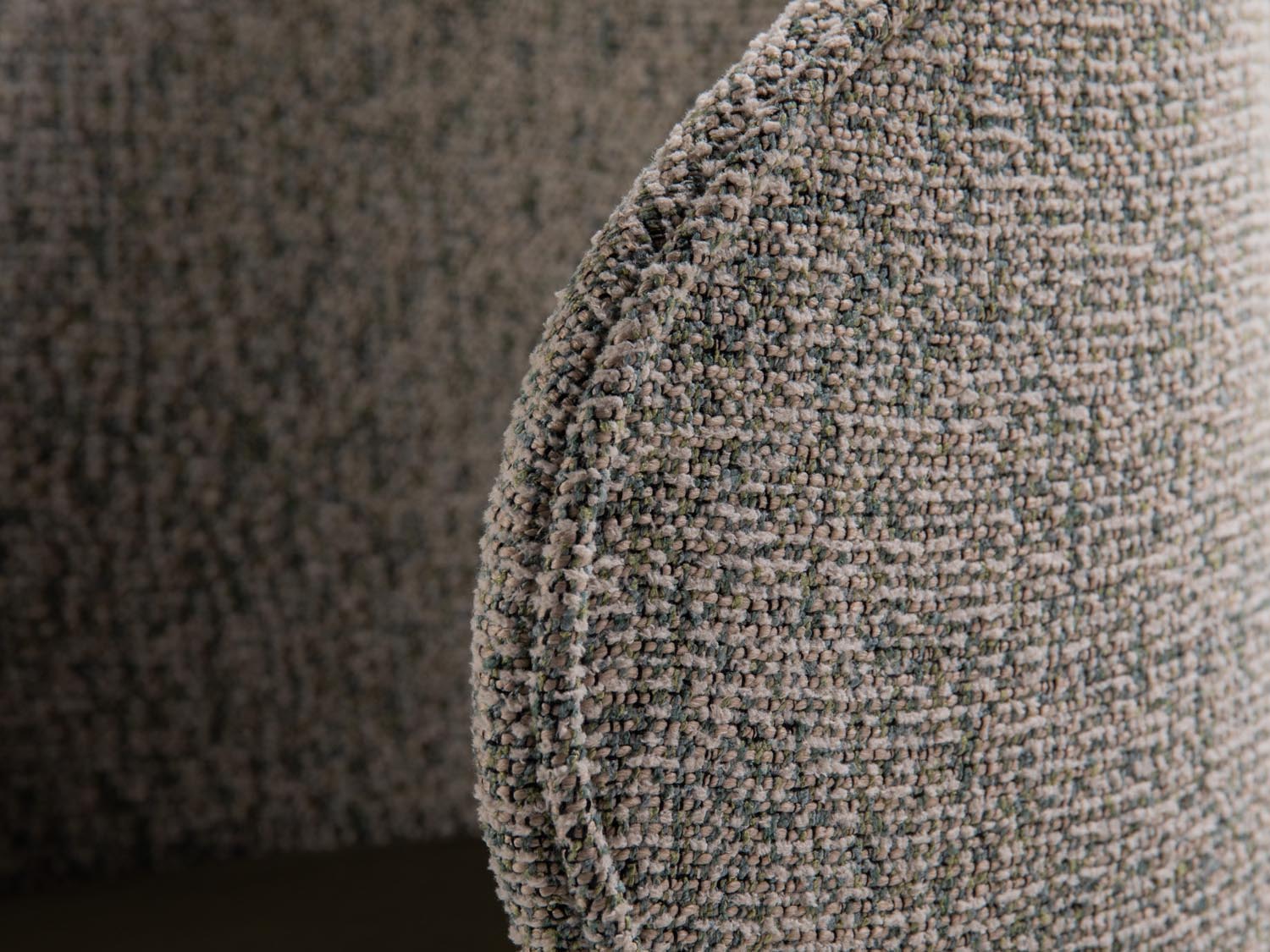Erleben Sie den stilvollen Inez Sessel 1 Sitzer von Micadoni. Ideal für Ihr Zuhause, bietet er zeitgemässes Design und höchsten Sitzkomfort.