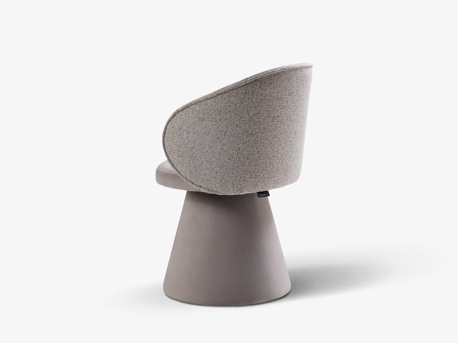 Entdecken Sie den eleganten Inez Sessel 1 Sitzer von Micadoni. Perfekt für Ihr Wohnzimmer, vereint er modernes Design mit optimalem Komfort.