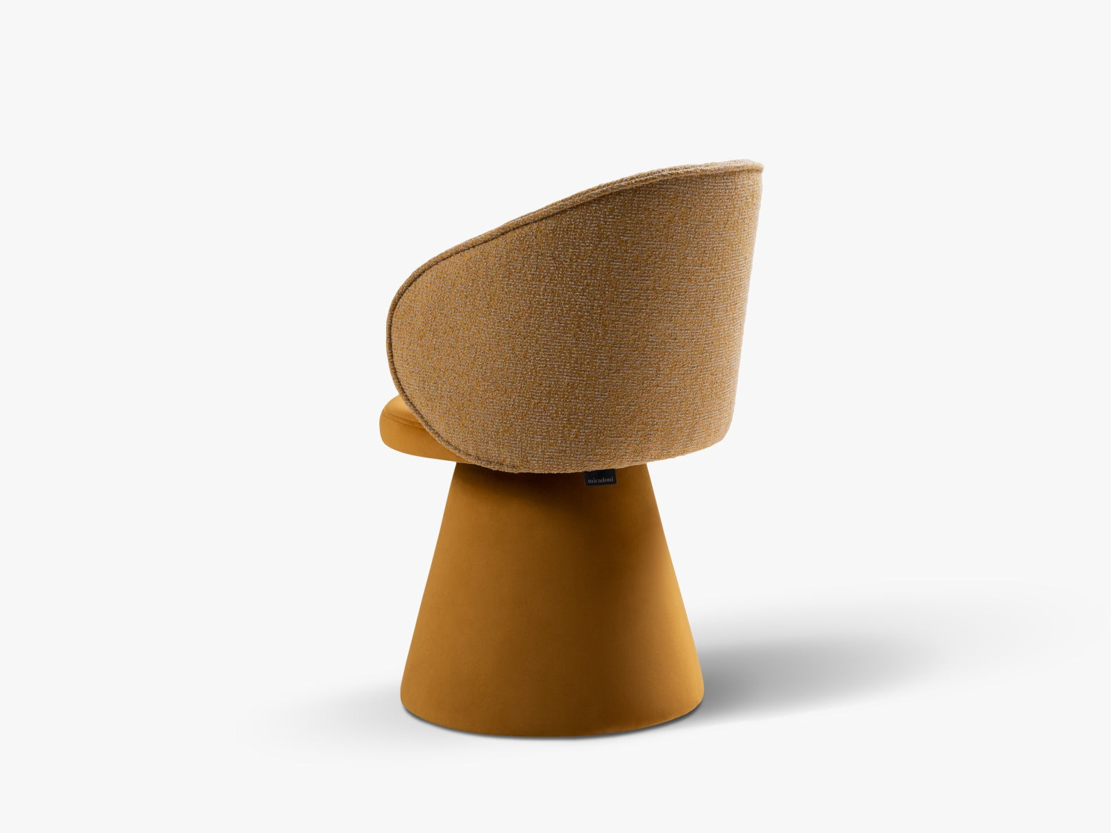 Entdecken Sie den eleganten Inez Sessel 1 Sitzer von Micadoni. Perfekt für Ihr Wohnzimmer, vereint er modernes Design mit optimalem Komfort.