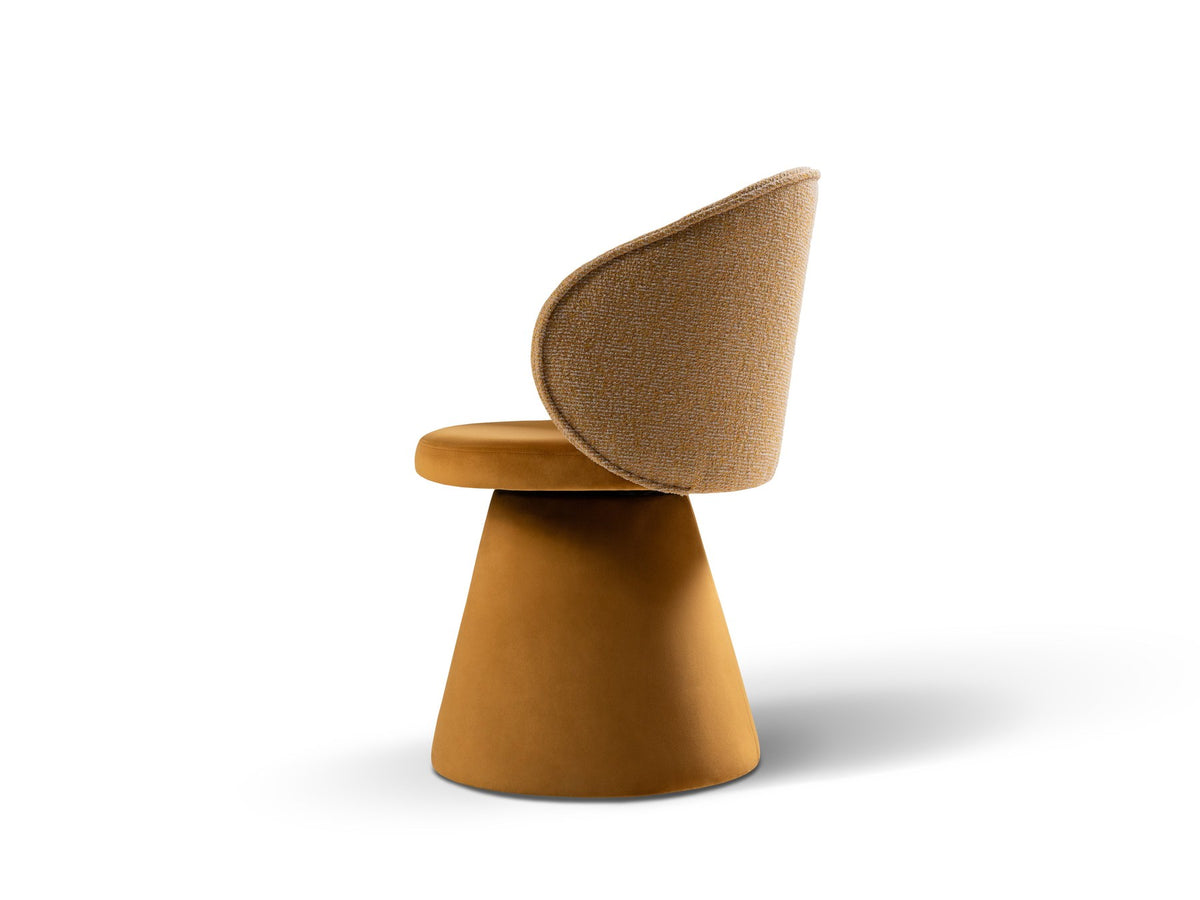 Drehstuhl Inez mit beige meliertem Bezug, Sitzfläche aus Samt, Rückenlehne aus strukturiertem Stoff, Beine aus Samt, geometrische Form.