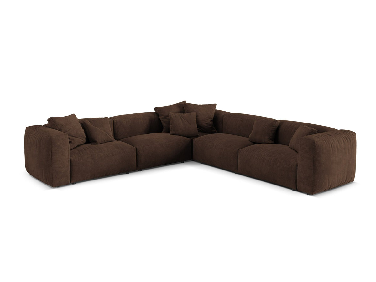 Modulares Ecksofa Martina XL von Micadoni in Schokolade mit Veloursstoff-Bezug, schwarzen Kunststoffbeinen und symmetrischer Eckform.