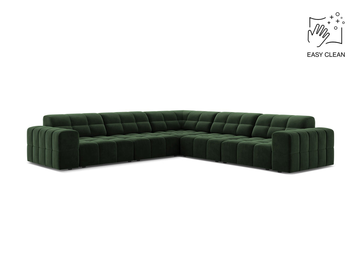 Symmetrisches Ecksofa Jennifer von Micadoni in beige mit Chenille-Bezug, schwarzen Kunststoffbeinen und breiter Sitzfläche.