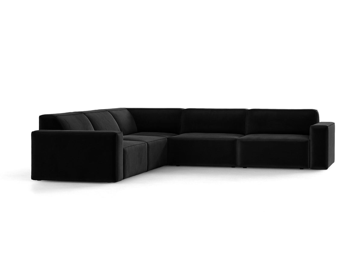 Symmetrisches modulares Ecksofa Jodie von Micadoni in leichtem Beige mit Venus-Samtstoff und schwarzen Kunststoffbeinen, Eckform.
