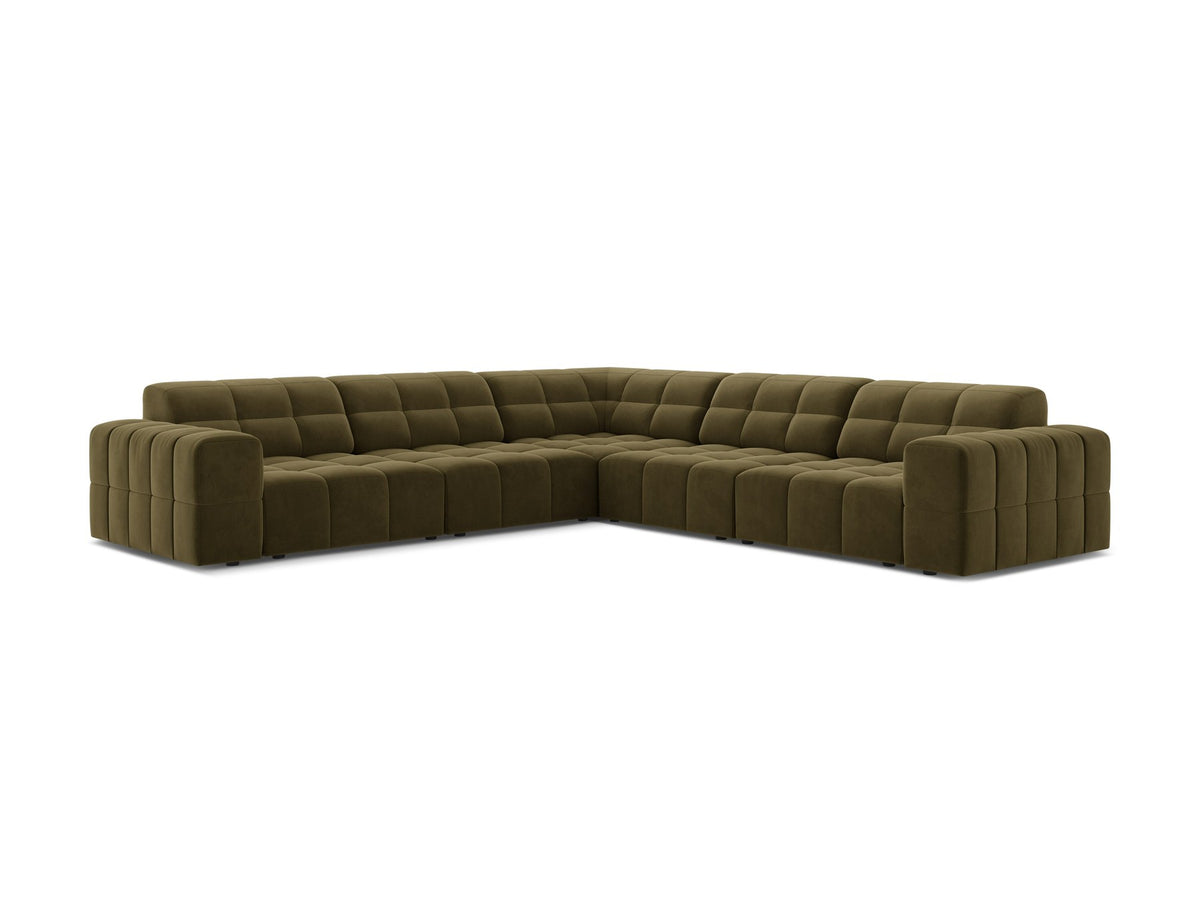 Symmetrisches Ecksofa Jennifer von Micadoni in beige mit Chenille-Bezug, schwarzen Kunststoffbeinen und breiter Sitzfläche.