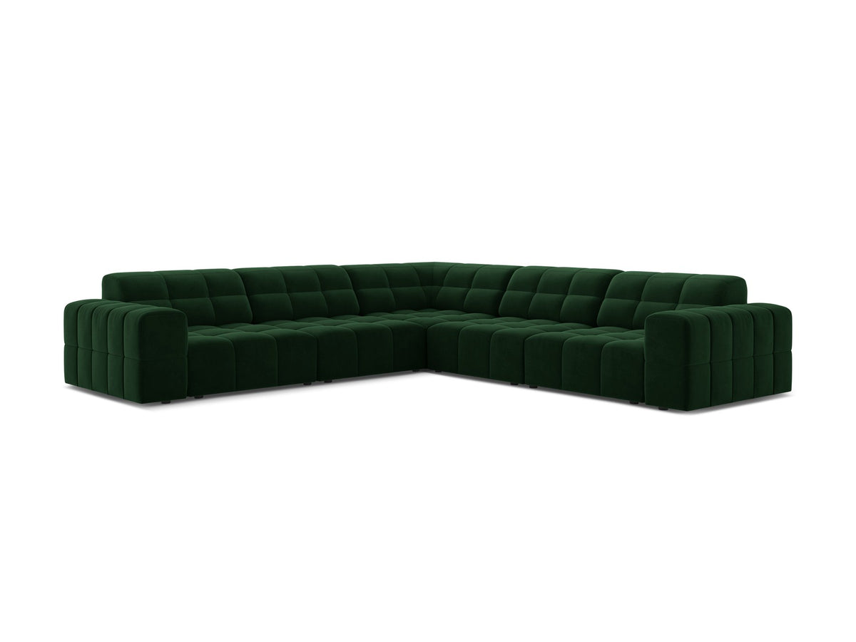 Symmetrisches Ecksofa Jennifer von Micadoni in beige mit Chenille-Bezug, schwarzen Kunststoffbeinen und breiter Sitzfläche.