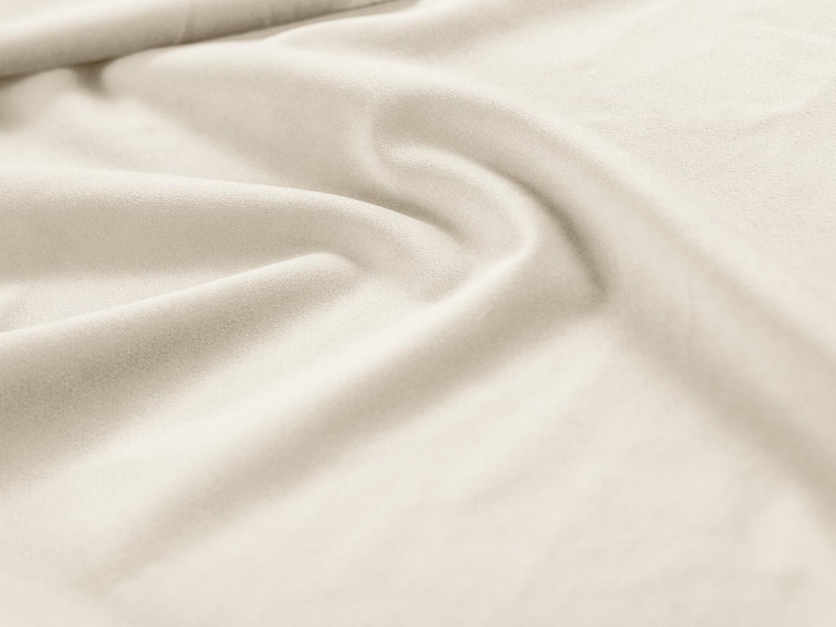 Mamaia Velour Symmetrical Ecksofa 6 Sitzer in Light Beige/Schwarz-Bluvel präsentiert im Onlineshop von KAQTU Design AG. Ecksofa ist von Micadoni