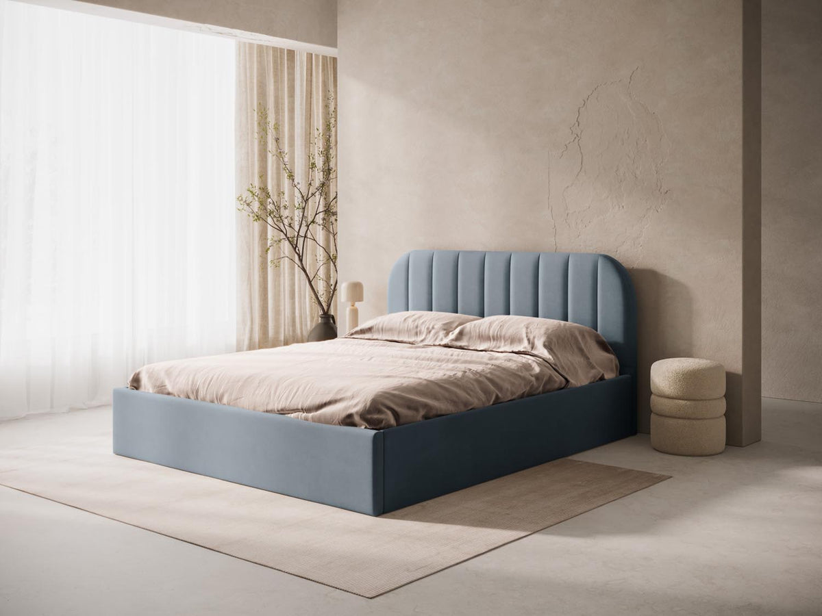 Billy Velour Headboard in Light Blue-Bluvel präsentiert im Onlineshop von KAQTU Design AG. Kopfteile ist von Micadoni