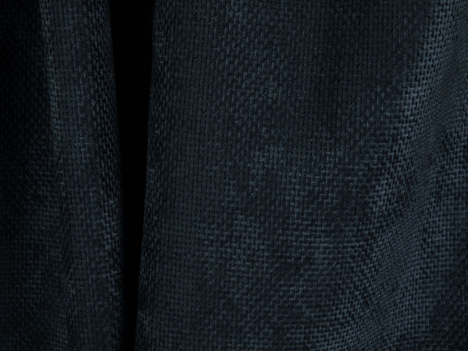 Elegantes Kopfteil Jamie in edlem Navy Blue, 140 cm, ideal für zeitgemäße Schlafzimmergestaltung. Hochwertige Verarbeitung von Micadoni.