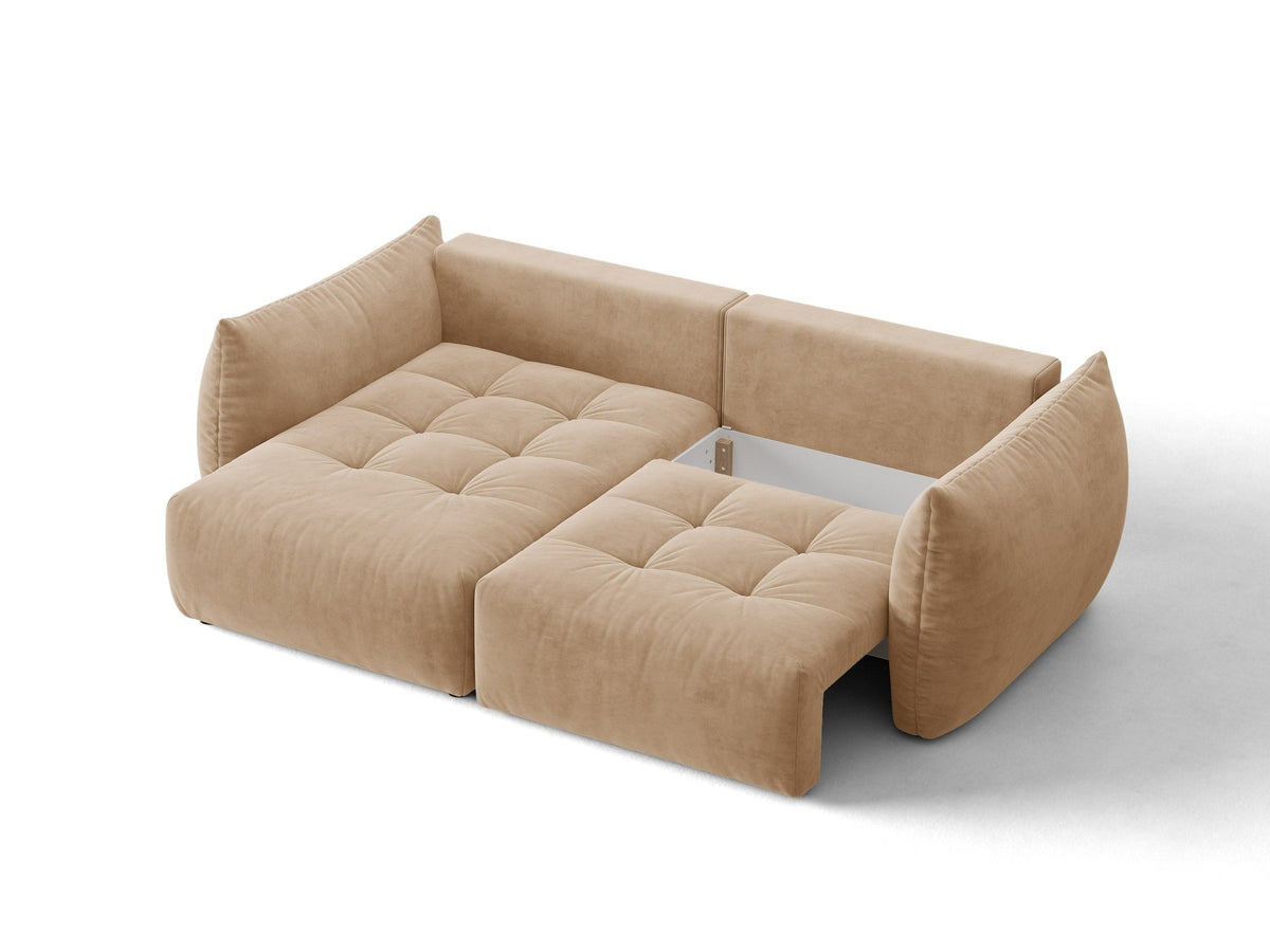 Ecksofa Bloom in Sand mit Velours-Bezug, schwarzen Kunststoffbeinen und ausklappbarer Schlaffunktion samt Bettkasten unter der Sitzfläche.