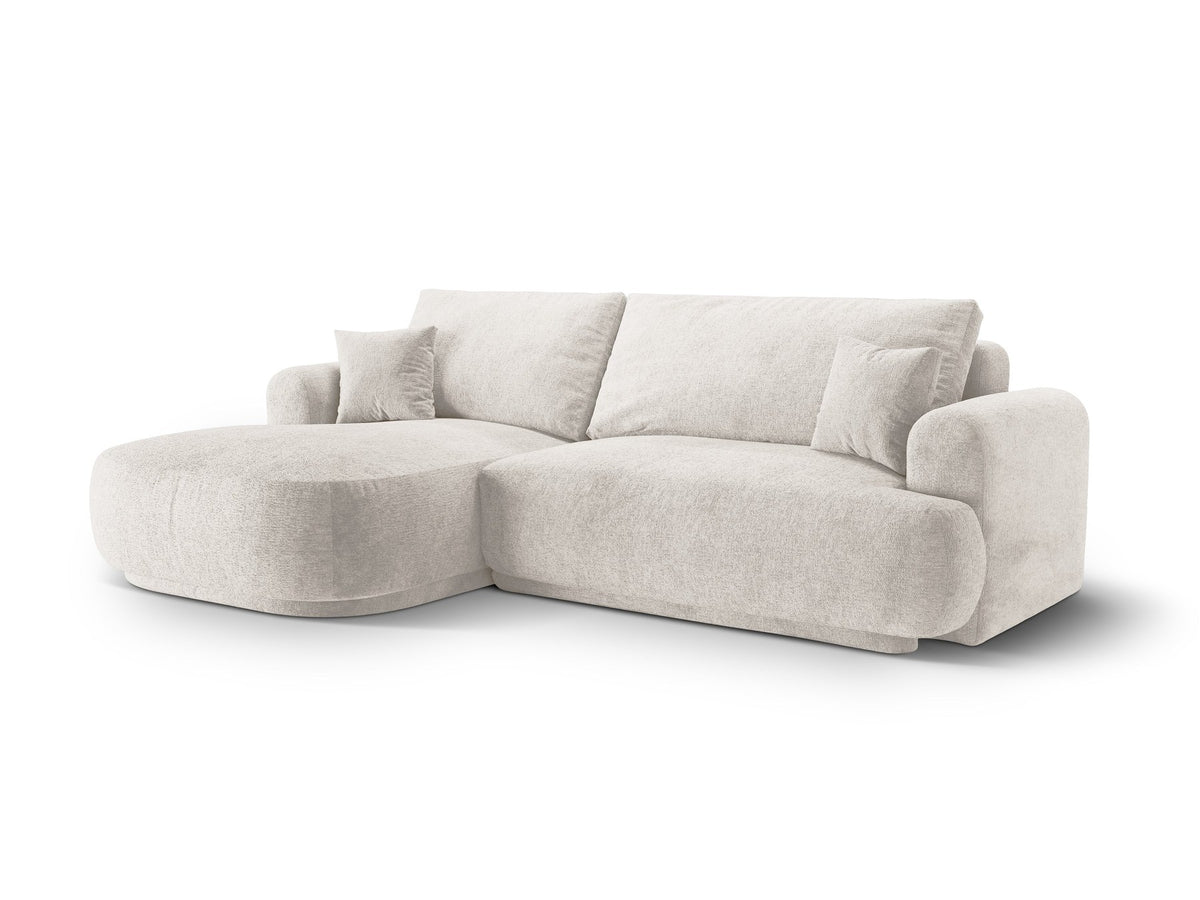 Ecksofa Ella von Micadoni in Leichtes Beige mit Veloursstoff-Bezug, schwarzen Kunststoffbeinen und ausklappbarer Liegefläche links, Retro-Form.