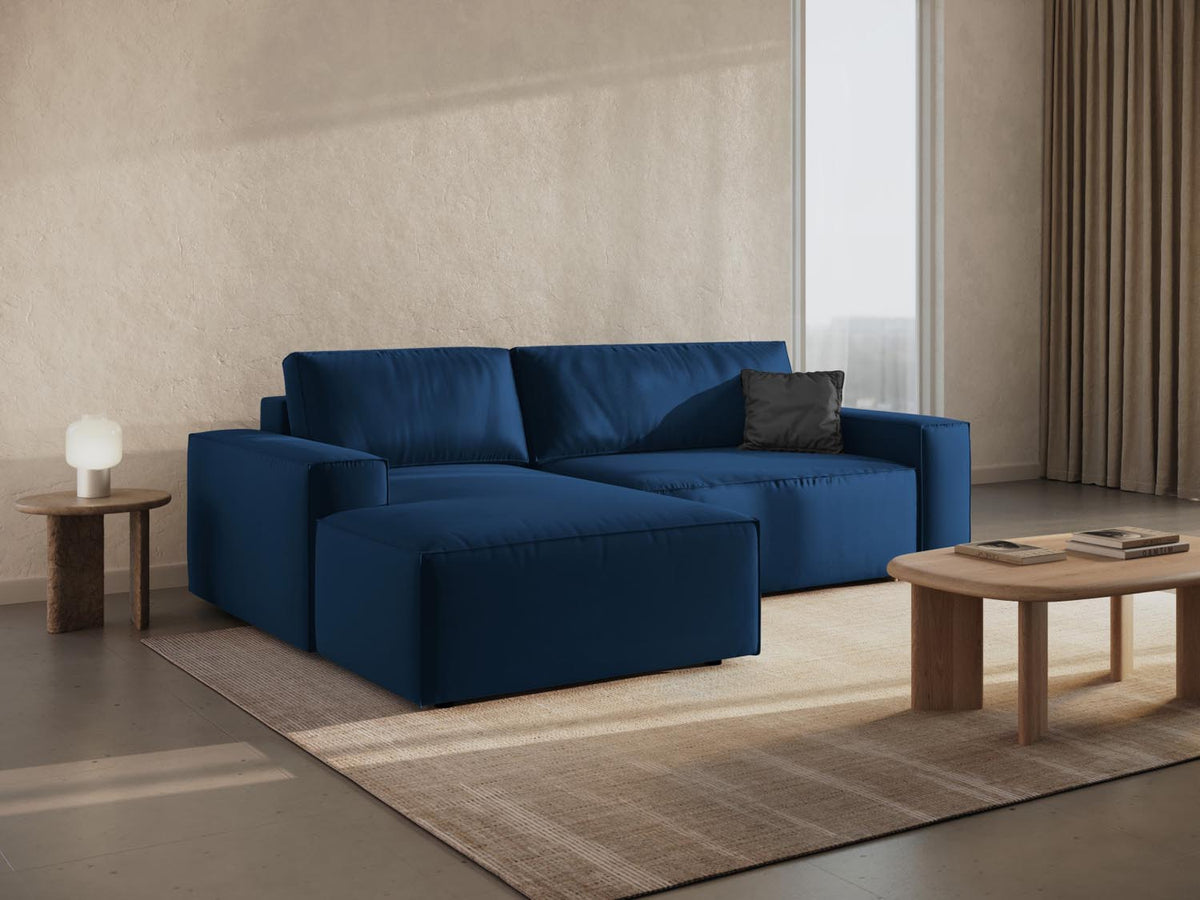 Jodie Velour Ecksofa links mit Schlaffunktion und Stauraumbox 3 Sitzer in Royal Blue-Bluvel präsentiert im Onlineshop von KAQTU Design AG. Bettsofa links ist von Micadoni