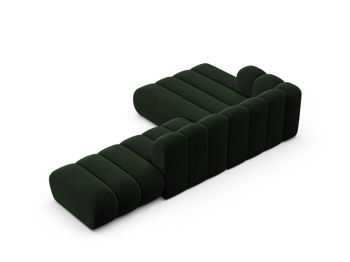 Lupine Linkes Ecksofa von Micadoni in Leichtes Beige, L-Form mit Venus Samtstoff-Bezug und schwarzen Kunststoffbeinen, Frontansicht.