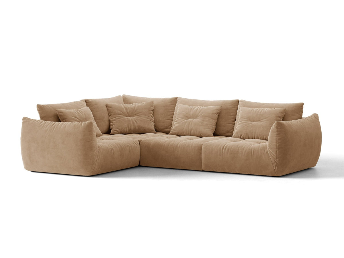 Modulares Ecksofa links Bloom von Micadoni in leichtem Beige, Veloursstoff Casino Pearl, schwarze Kunststoffbeine, tiefe Sitzfläche.
